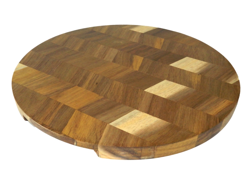 Round acacia cutting board herringbone
